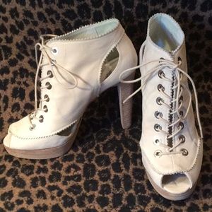Stuart Weitzman Bone leather lace up heels